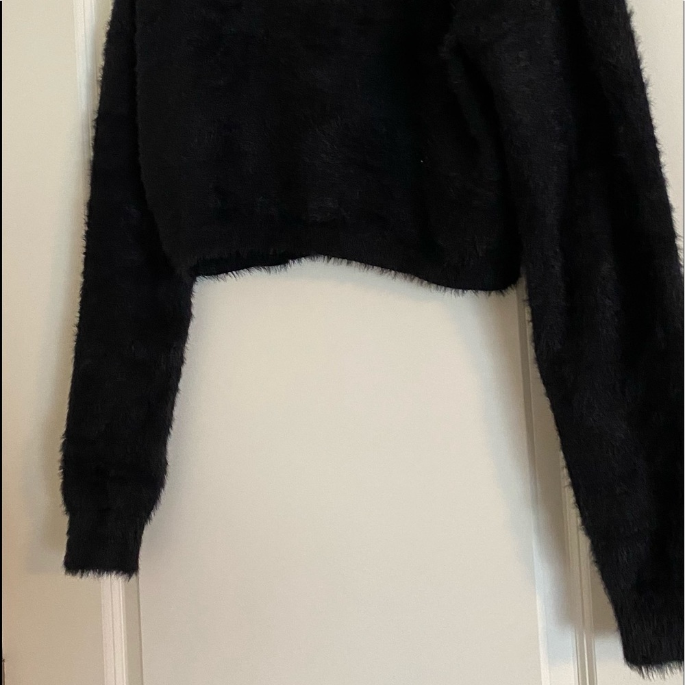 Forever l22 sweater - crop, cozy and warm
